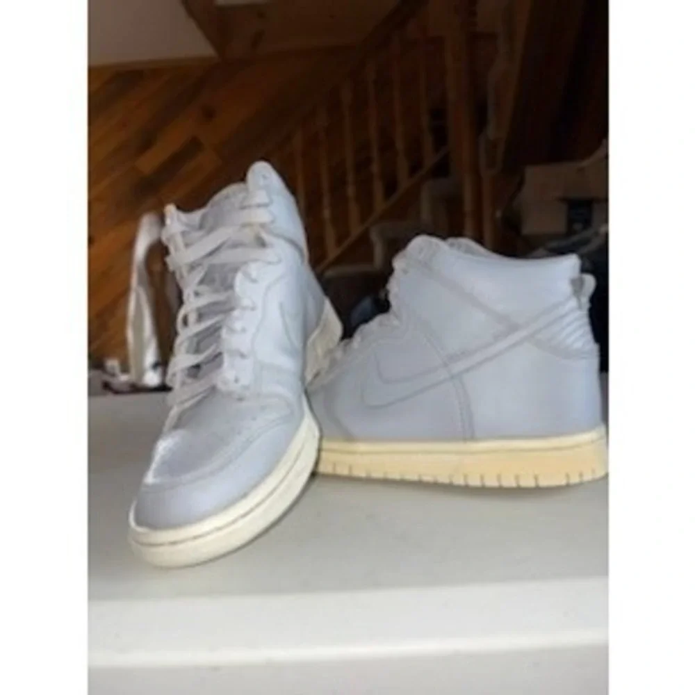 Nike Dunk High Top‎ Youth Sneakers Light Gray Size 5.5Y